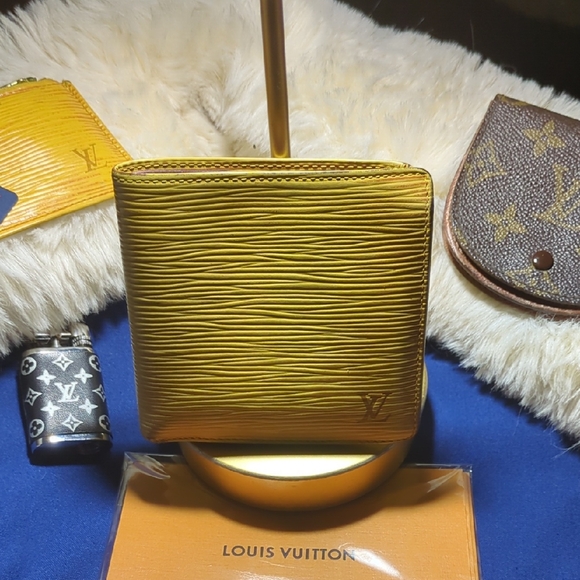 Louis Vuitton Yellow Epi Leather Bifold Wallet ASKING ONLY $75 WOW